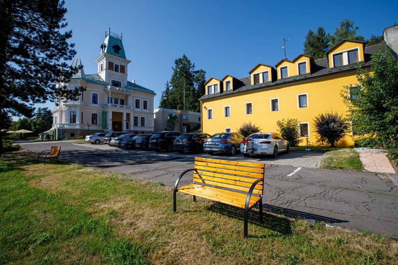 Hotel U Zamecku Cihelny Karlovy Vary Exterior photo
